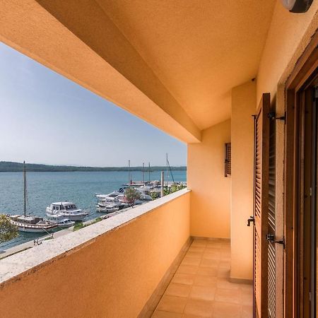 Apartments Celeste Klimno Zewnętrze zdjęcie