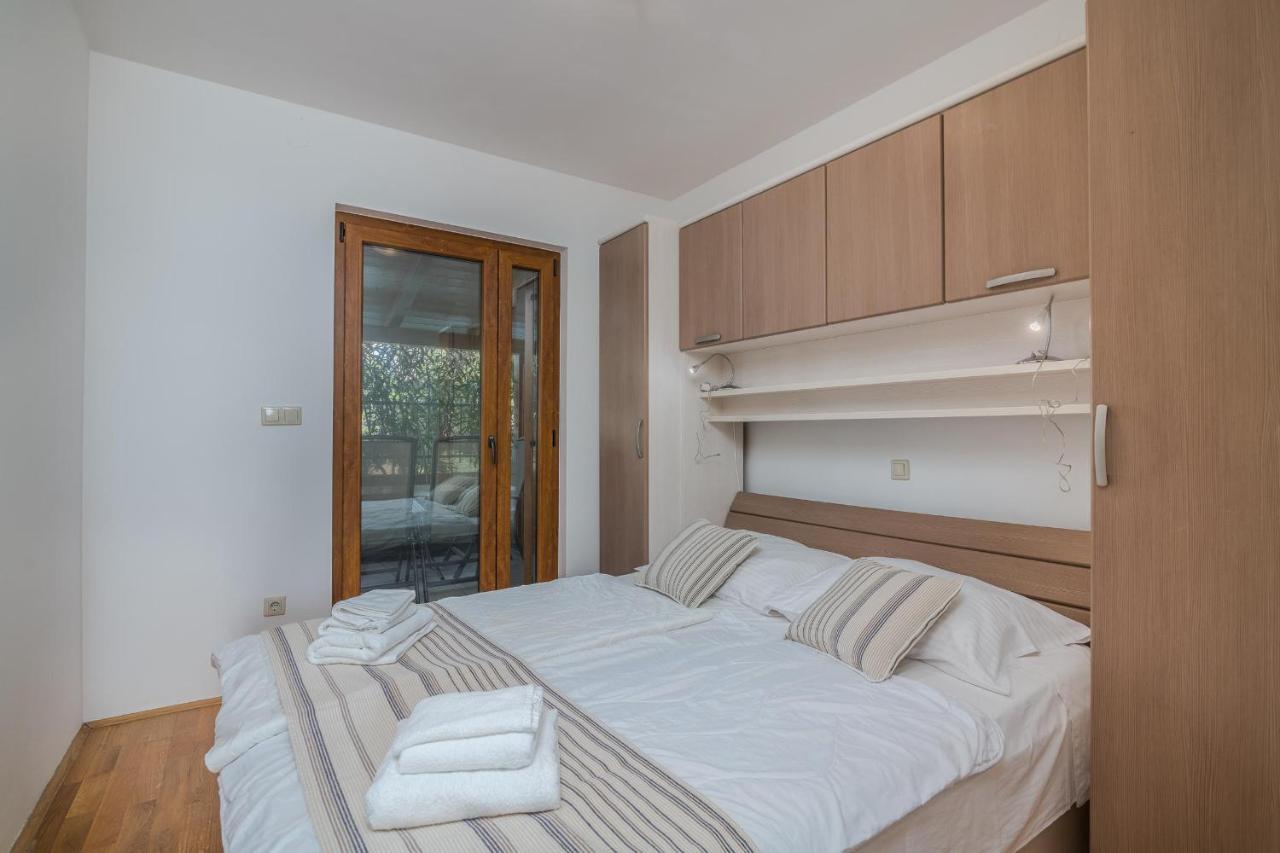 Apartments Celeste Klimno Zewnętrze zdjęcie