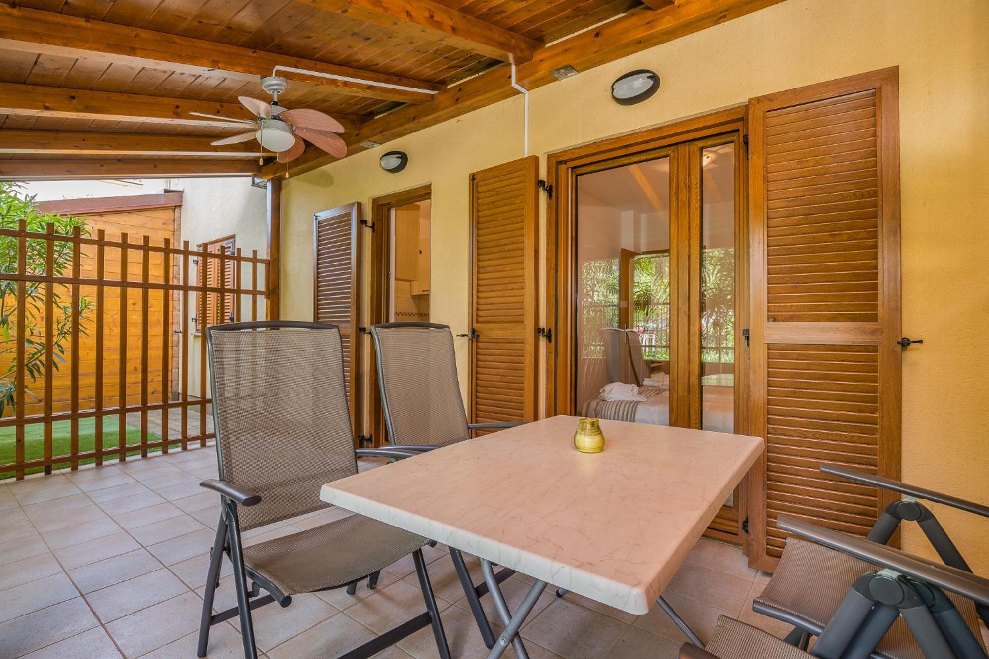 Apartments Celeste Klimno Zewnętrze zdjęcie